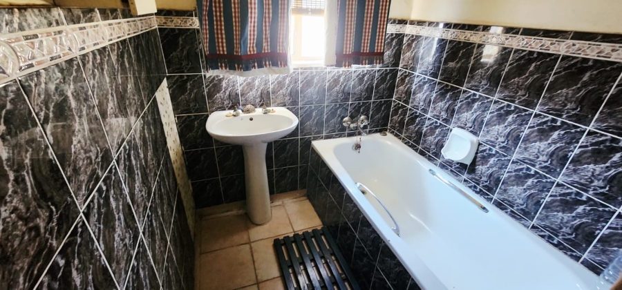 5 Bedroom Property for Sale in Noordhoek Free State